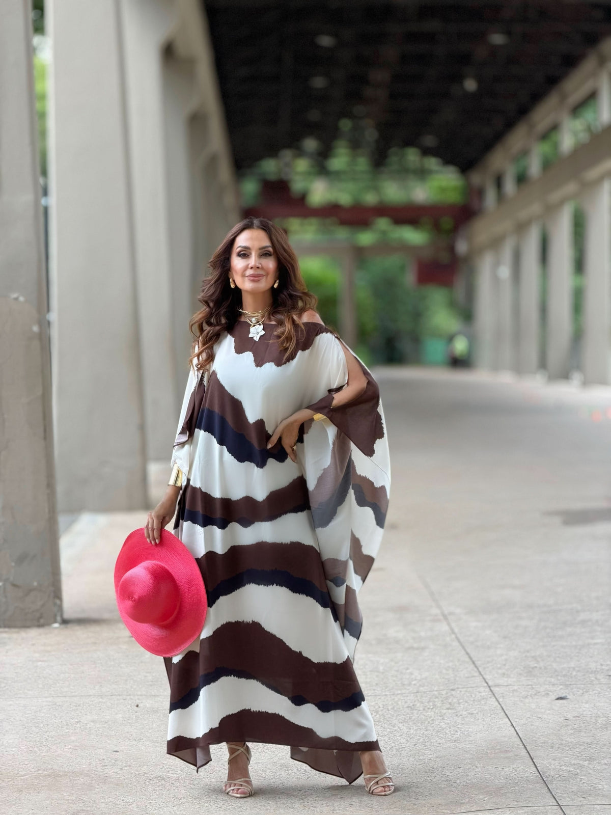 Vestido Kaftan Santorini Brown — Detalhe do Tecido | EZILDINHA